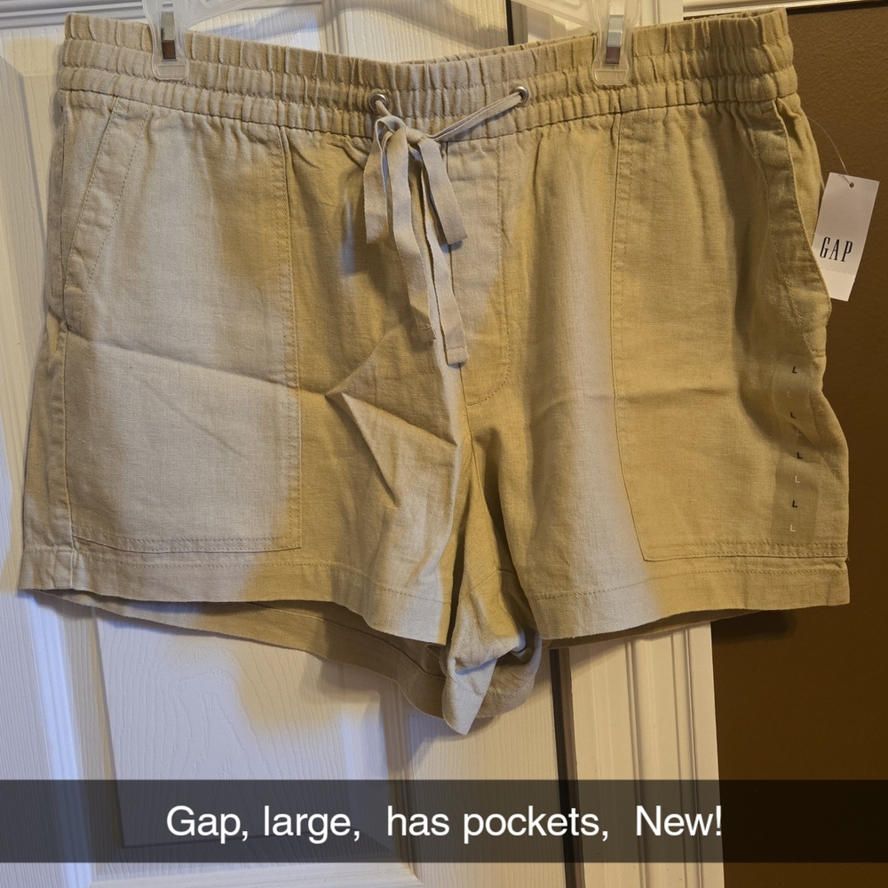 Gap Women's Tan Shorts